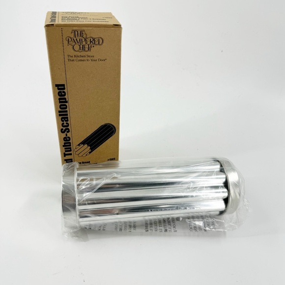 ✅ Pampered Chef scalloped bread baking tube New - Picture 1 of 6